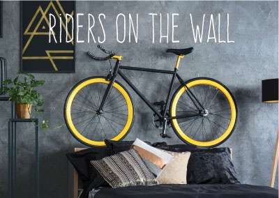 Postkarte - Fahrrad an Wohnzimmerwand
